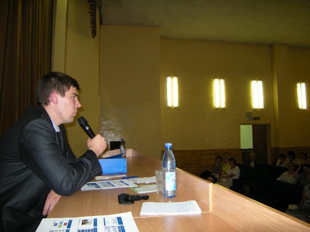 Ведущий семинара В.Ю. Матвеев